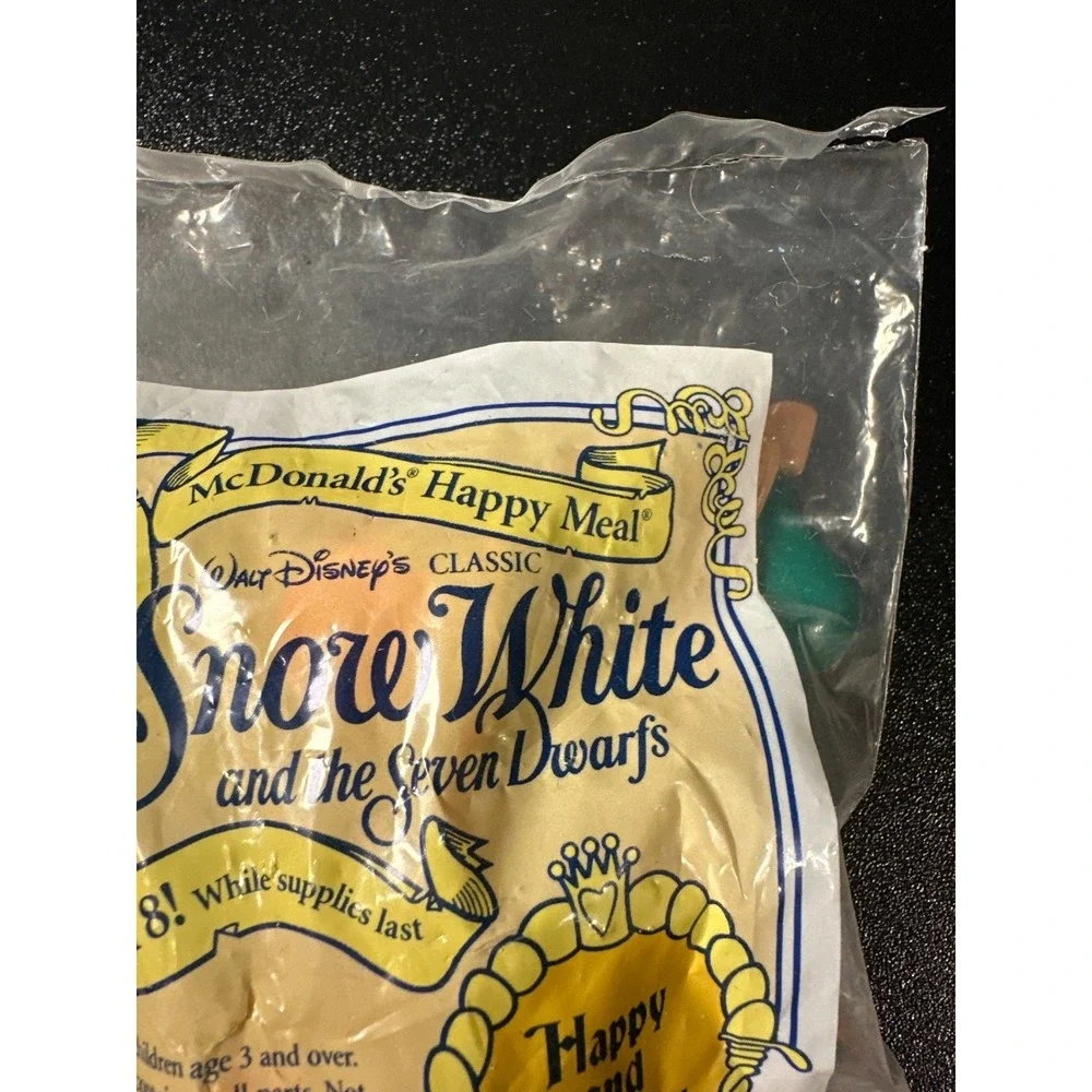 1992 McDonald's Happy Meal Snow White Dwarfs Happy & Grumpy Toy SEALED